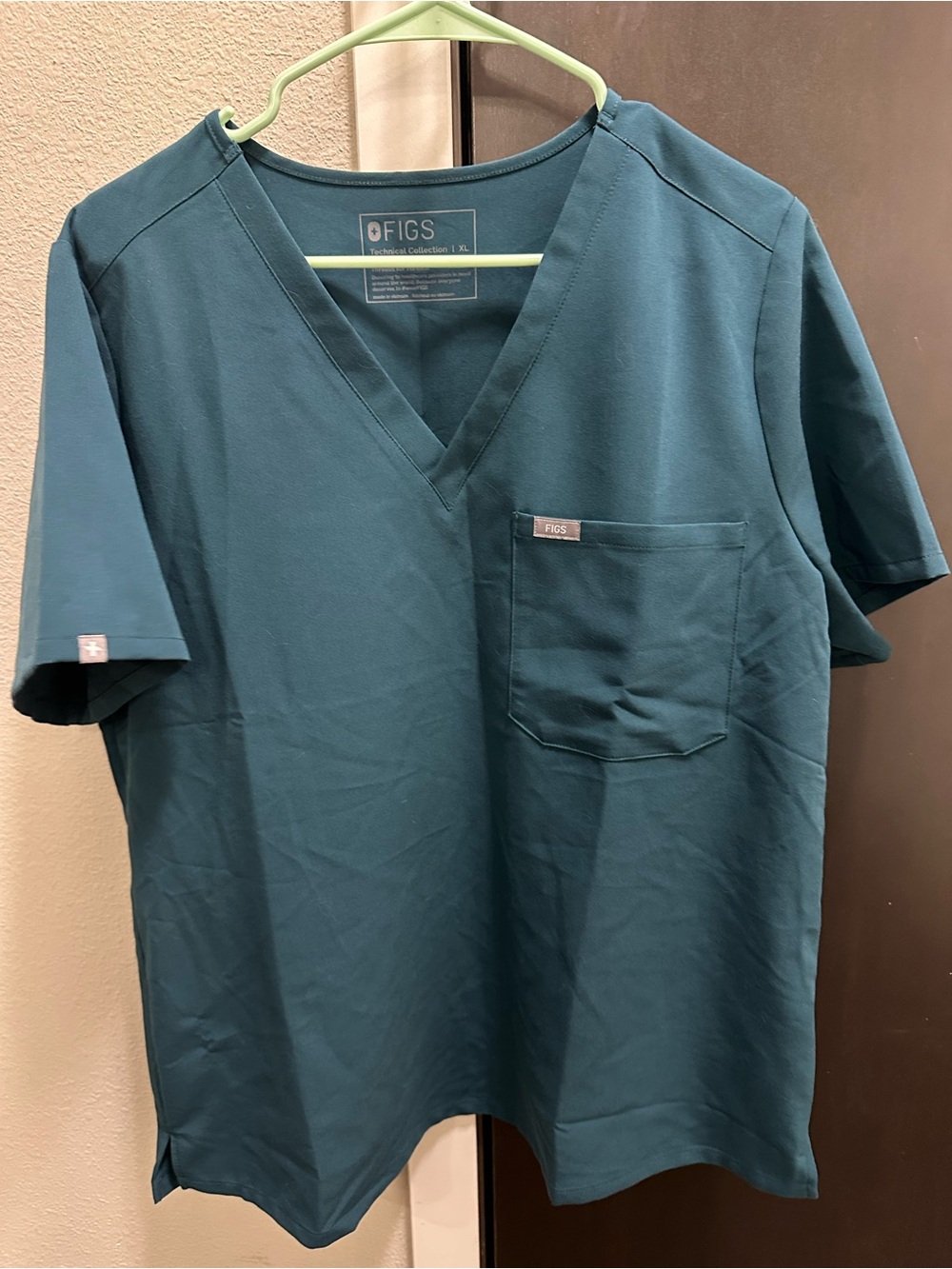 FIGS Caribbean Blue Scrub Top and Joggers Set - Picture 2 of 8